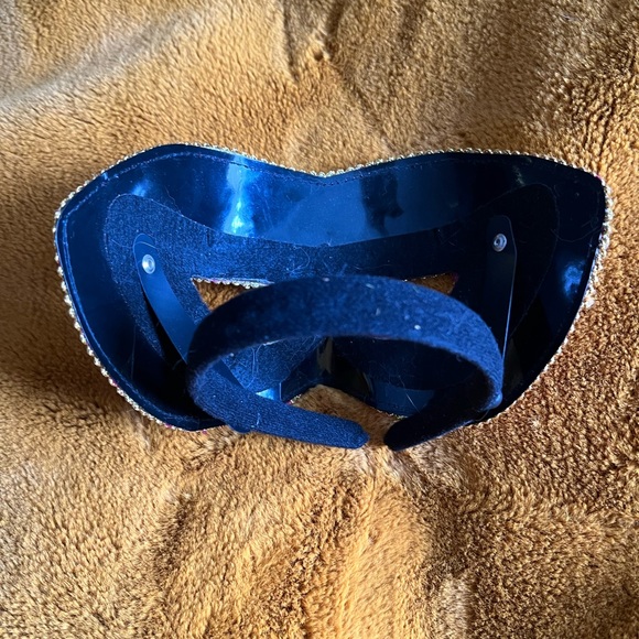 Masquerade Mask - Picture 2 of 2